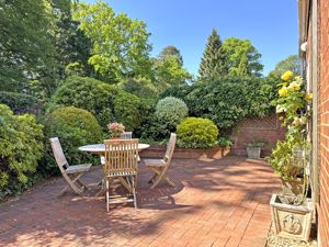 Photo 25- click for photo gallery